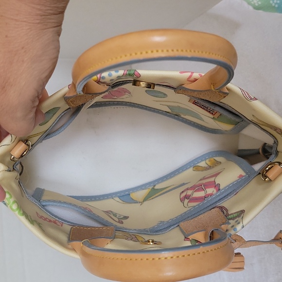 Dooney & Bourke vintage beach design coated canvas handbag - Picture 12 of 16